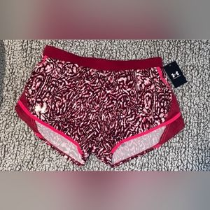 (A25) NWT UNDER ARMOUR WOMENS SHORT SIZE L